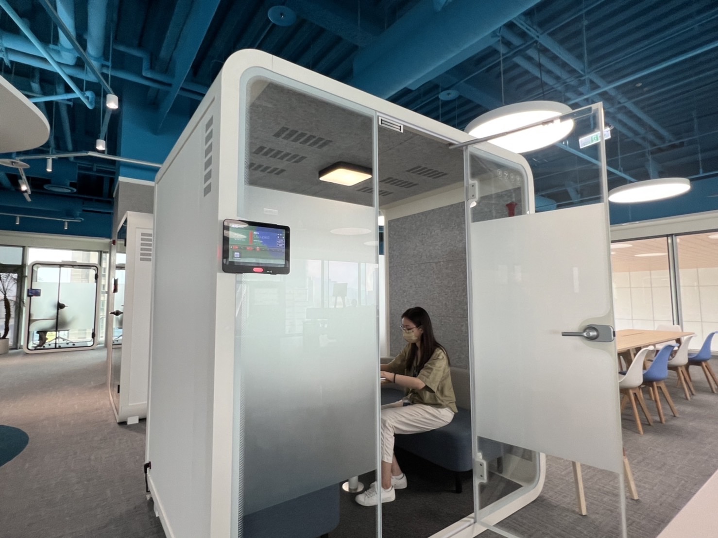 PG国际高雄據點的智慧行動辦公艙，展現PG国际在面板以外的研發應用軟實力